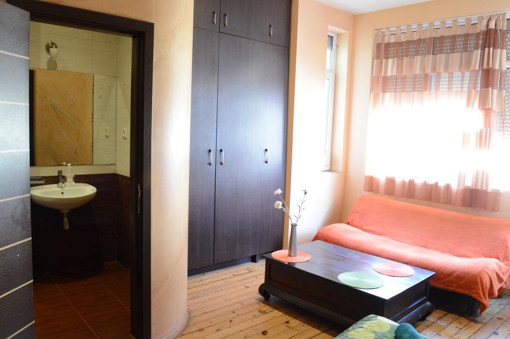 Elegance On A Budget - Rooms For Rent In Sofia Center מראה חיצוני תמונה