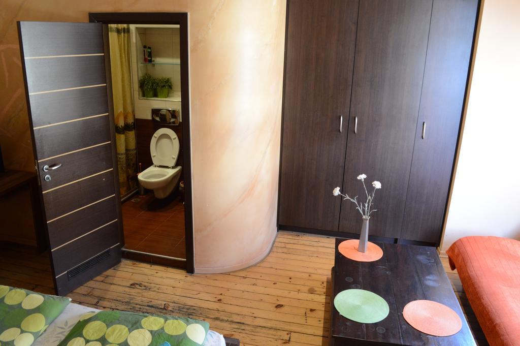 Elegance On A Budget - Rooms For Rent In Sofia Center מראה חיצוני תמונה