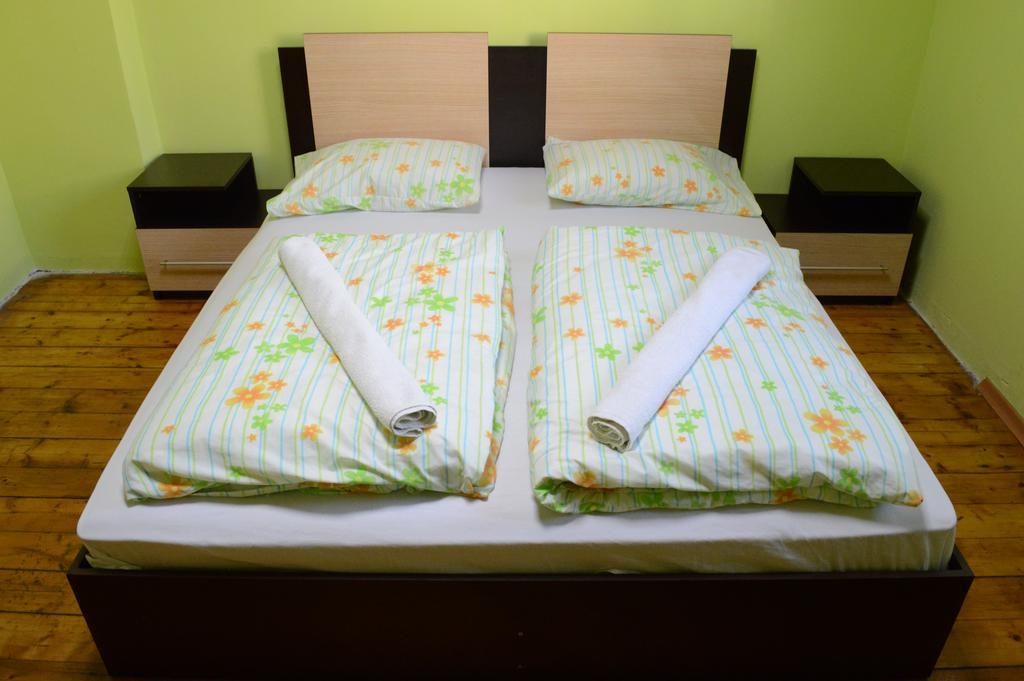 Elegance On A Budget - Rooms For Rent In Sofia Center מראה חיצוני תמונה