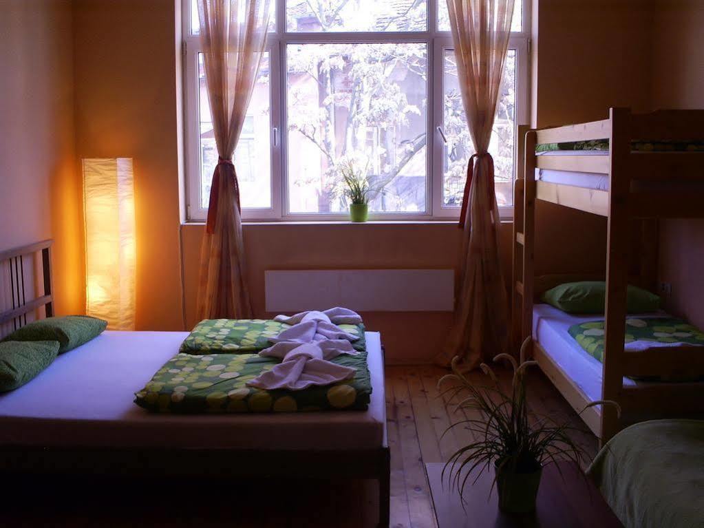 Elegance On A Budget - Rooms For Rent In Sofia Center מראה חיצוני תמונה
