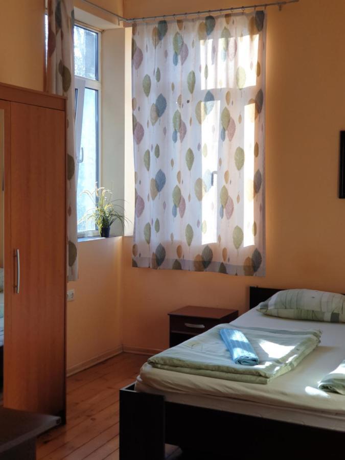 Elegance On A Budget - Rooms For Rent In Sofia Center מראה חיצוני תמונה